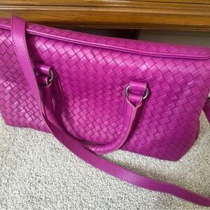 Bottega leather large crossbody bag.Pink